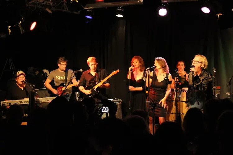 Foto: ZEROES - The David Bowie Tribute Band